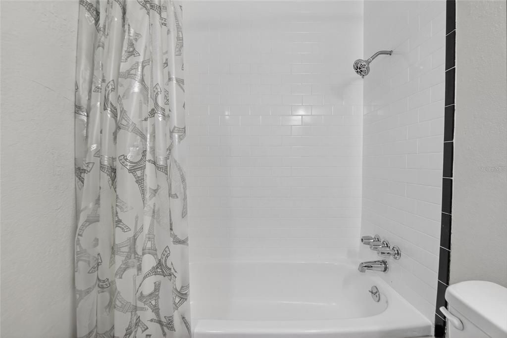 En Venta: $249,900 (3 camas, 2 baños, 1200 Pies cuadrados)