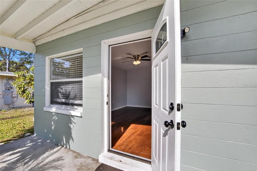 En Venta: $249,900 (3 camas, 2 baños, 1200 Pies cuadrados)