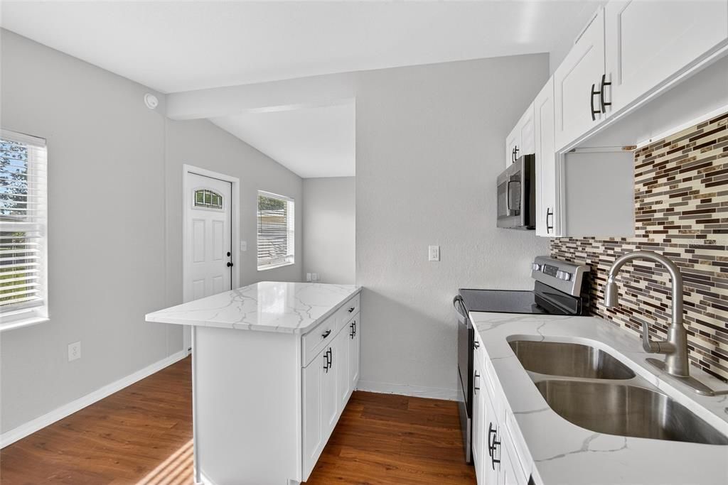 En Venta: $249,900 (3 camas, 2 baños, 1200 Pies cuadrados)