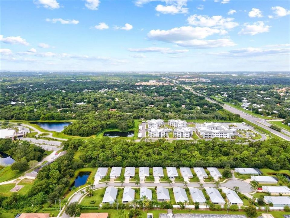 For Sale: $419,500 (2 beds, 2 baths, 1975 Square Feet)