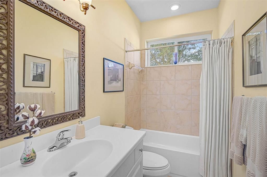 For Sale: $419,500 (2 beds, 2 baths, 1975 Square Feet)