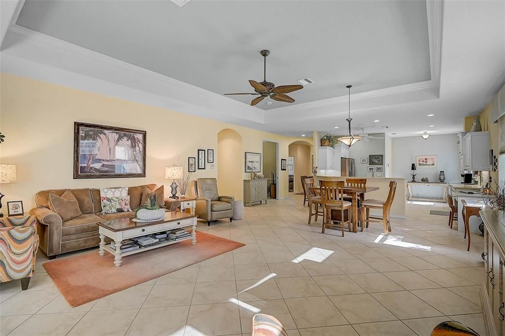 For Sale: $419,500 (2 beds, 2 baths, 1975 Square Feet)