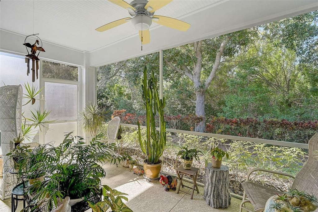 For Sale: $419,500 (2 beds, 2 baths, 1975 Square Feet)