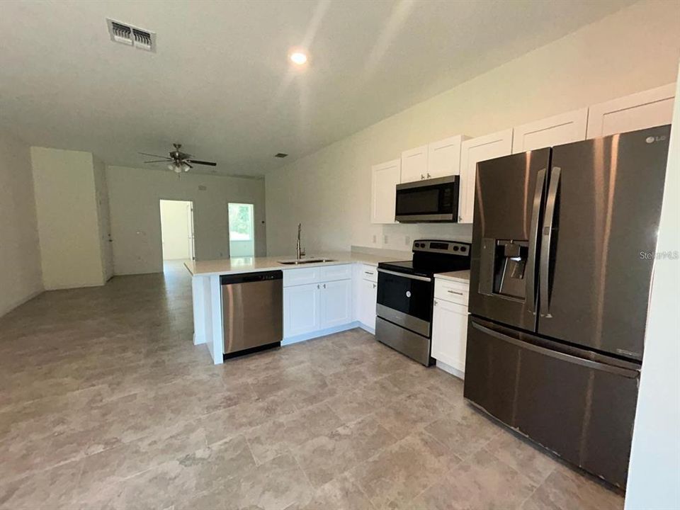 For Rent: $1,950 (3 beds, 2 baths, 1223 Square Feet)