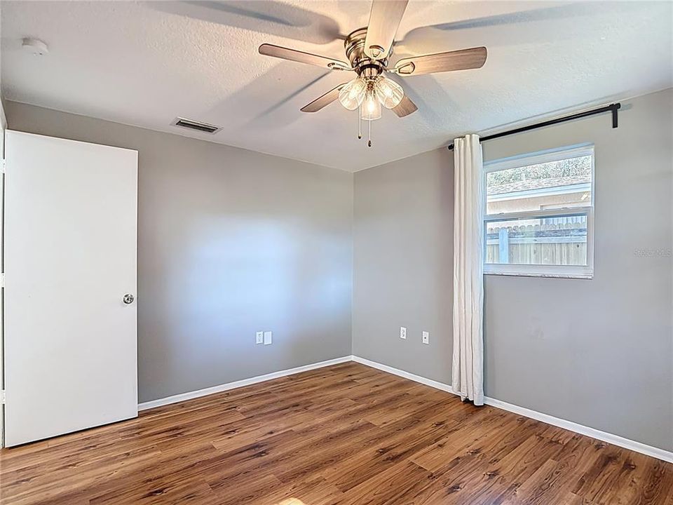 For Sale: $234,500 (2 beds, 2 baths, 1275 Square Feet)