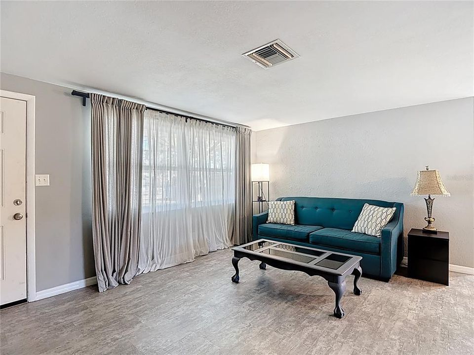 For Sale: $234,500 (2 beds, 2 baths, 1275 Square Feet)