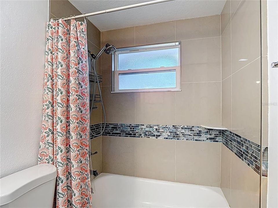 For Sale: $234,500 (2 beds, 2 baths, 1275 Square Feet)