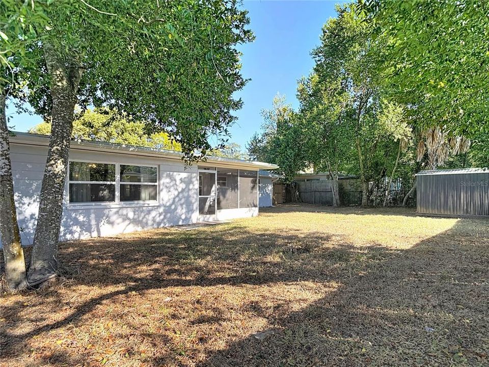 For Sale: $234,500 (2 beds, 2 baths, 1275 Square Feet)