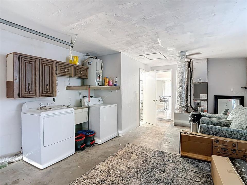 For Sale: $234,500 (2 beds, 2 baths, 1275 Square Feet)