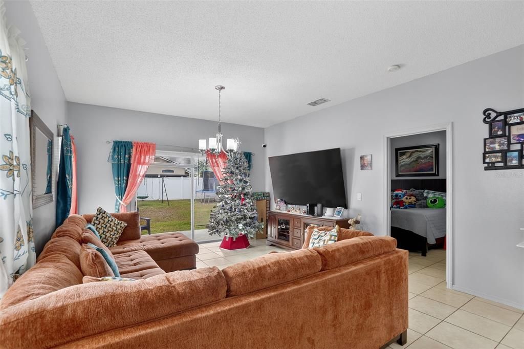 For Sale: $420,000 (4 beds, 2 baths, 1863 Square Feet)