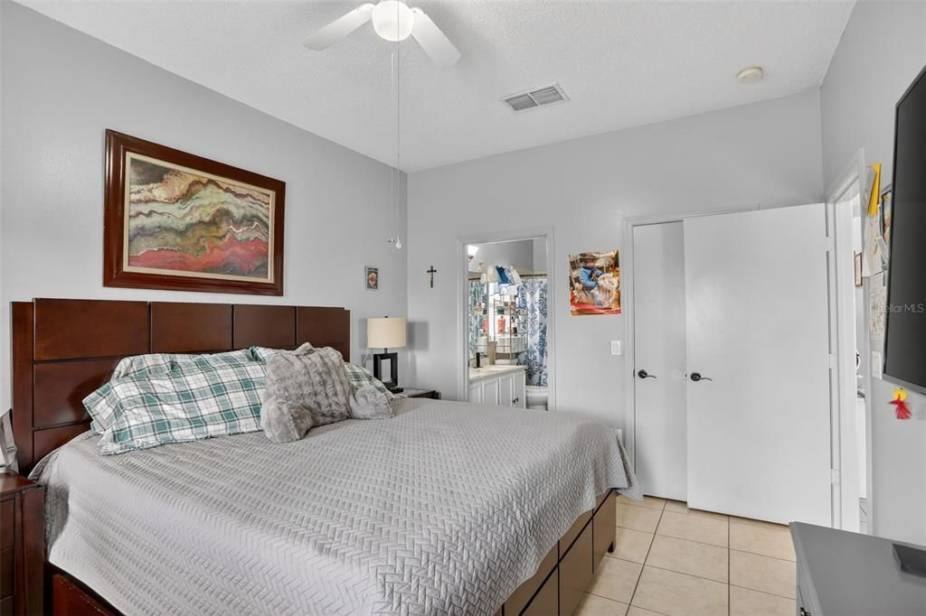 For Sale: $420,000 (4 beds, 2 baths, 1863 Square Feet)