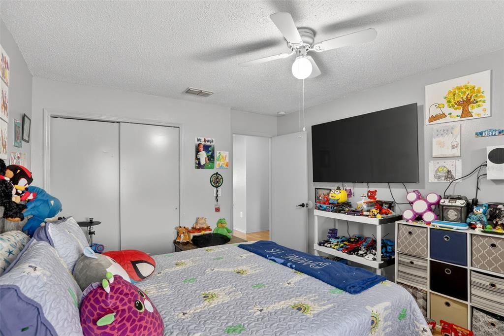 For Sale: $420,000 (4 beds, 2 baths, 1863 Square Feet)