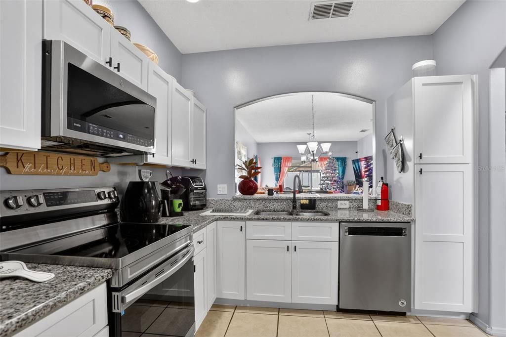 For Sale: $420,000 (4 beds, 2 baths, 1863 Square Feet)