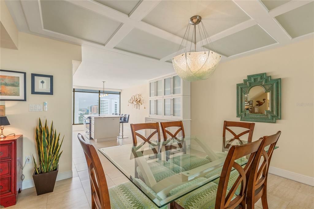 En Venta: $1,300,000 (3 camas, 2 baños, 2041 Pies cuadrados)