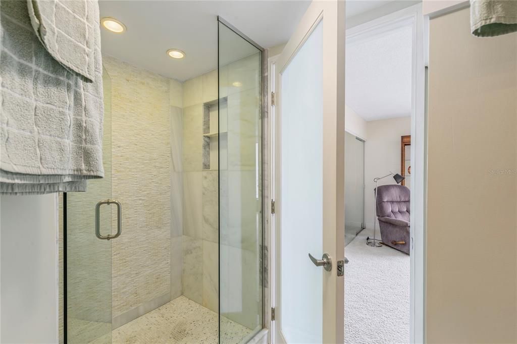 En Venta: $1,300,000 (3 camas, 2 baños, 2041 Pies cuadrados)