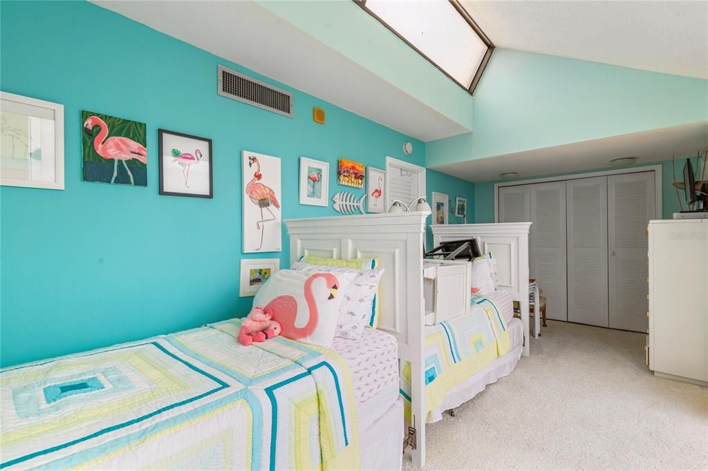 En Venta: $1,300,000 (3 camas, 2 baños, 2041 Pies cuadrados)