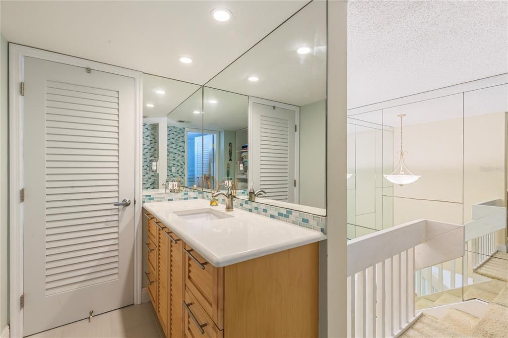 En Venta: $1,300,000 (3 camas, 2 baños, 2041 Pies cuadrados)