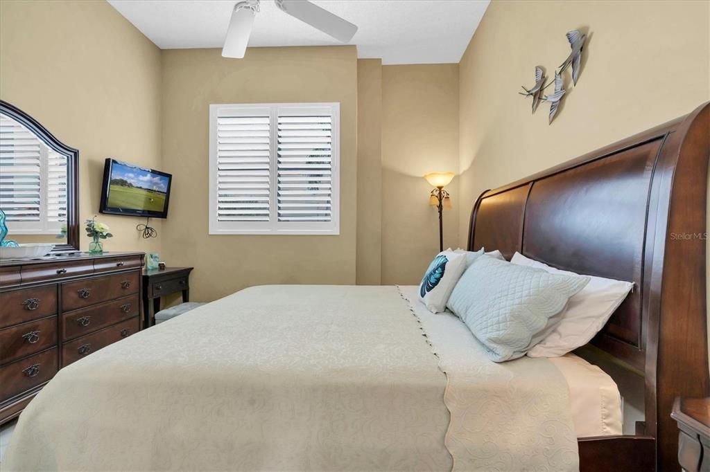 待售: $375,000 (2 贝兹, 2 浴室, 1140 平方英尺)