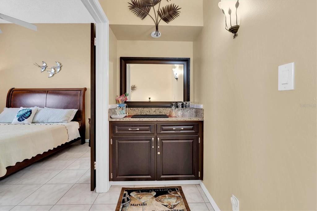 待售: $375,000 (2 贝兹, 2 浴室, 1140 平方英尺)