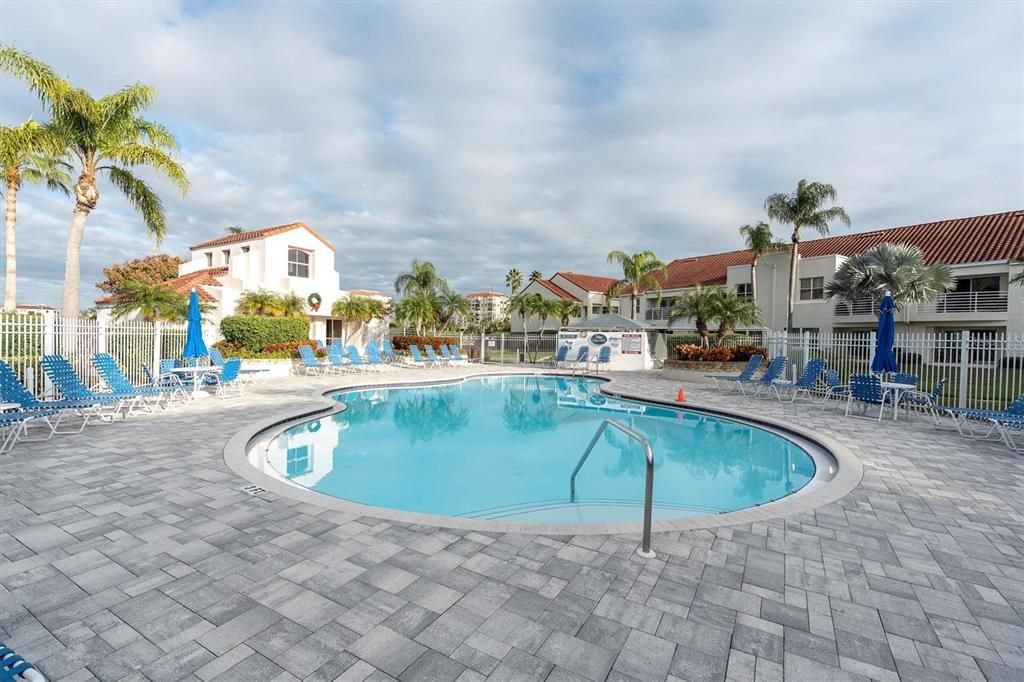 待售: $375,000 (2 贝兹, 2 浴室, 1140 平方英尺)