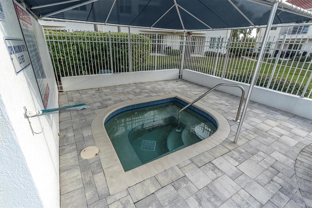 待售: $375,000 (2 贝兹, 2 浴室, 1140 平方英尺)