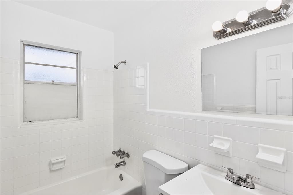 For Sale: $274,900 (4 beds, 2 baths, 1360 Square Feet)