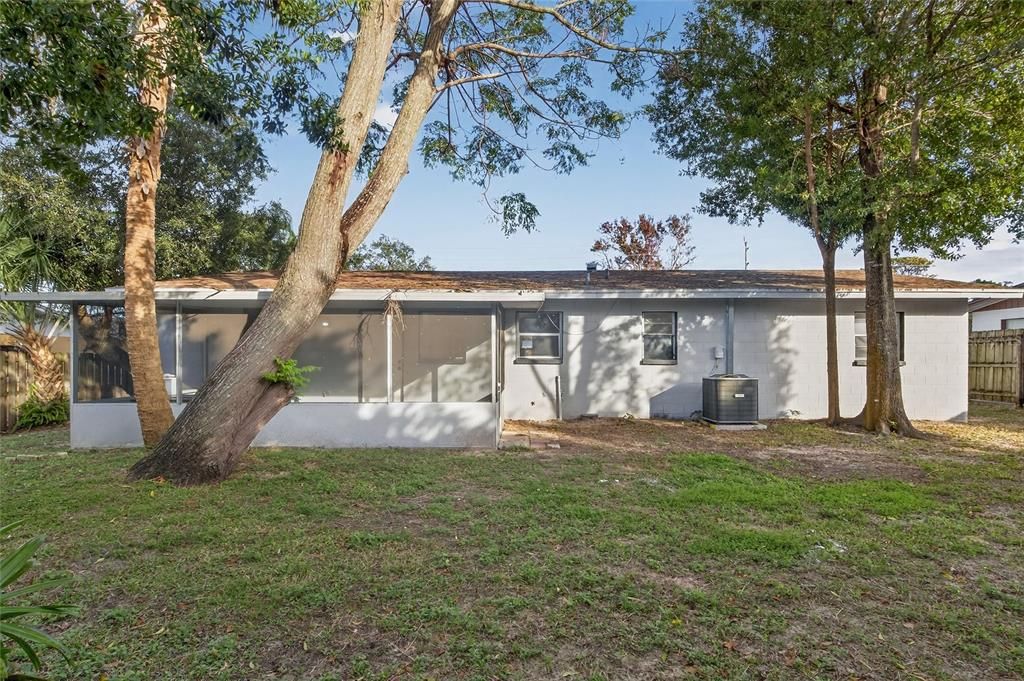 For Sale: $274,900 (4 beds, 2 baths, 1360 Square Feet)