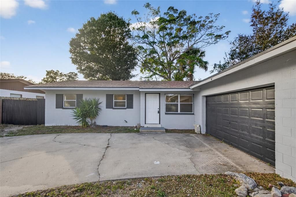 For Sale: $274,900 (4 beds, 2 baths, 1360 Square Feet)