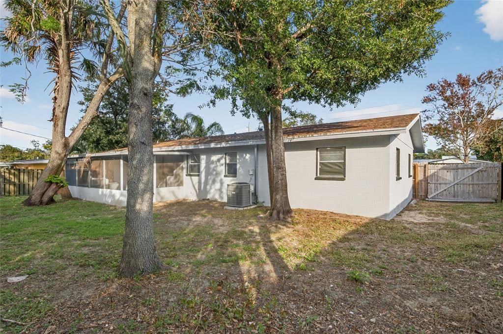 For Sale: $274,900 (4 beds, 2 baths, 1360 Square Feet)