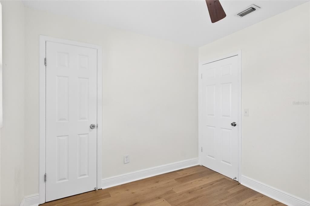 For Sale: $274,900 (4 beds, 2 baths, 1360 Square Feet)