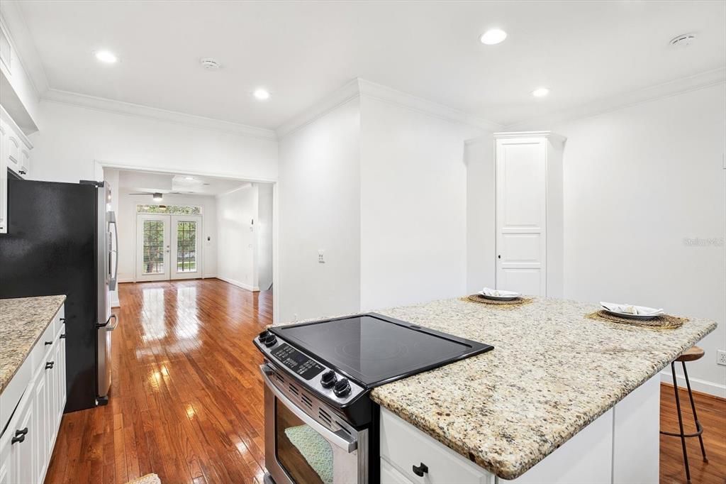 En Renta: $5,000 (3 camas, 3 baños, 2239 Pies cuadrados)