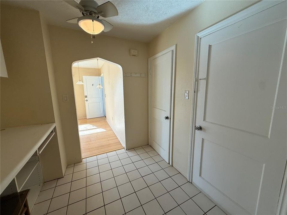 For Rent: $1,800 (1 beds, 1 baths, 720 Square Feet)