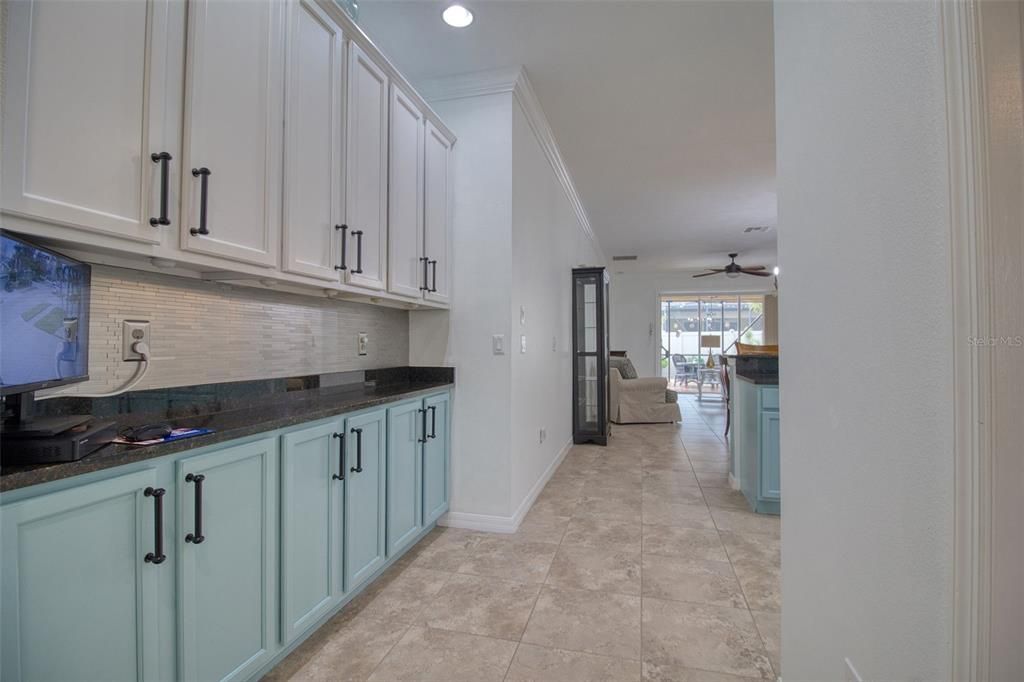 На продажу: $354,900 (3 спален, 2 ванн, 1745 Квадратных фут)