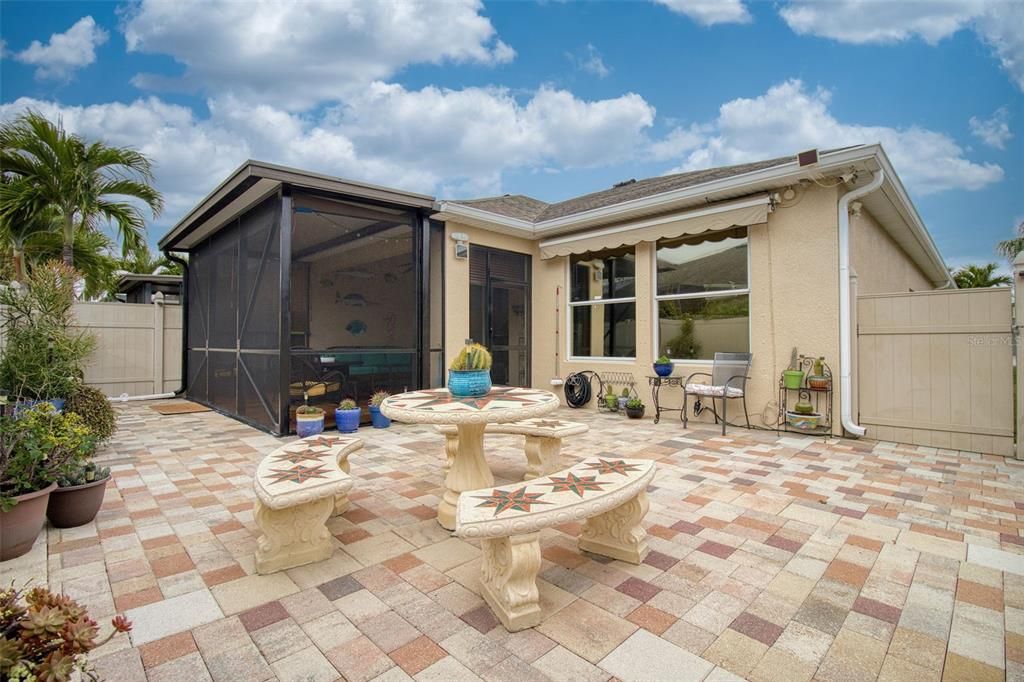 На продажу: $354,900 (3 спален, 2 ванн, 1745 Квадратных фут)