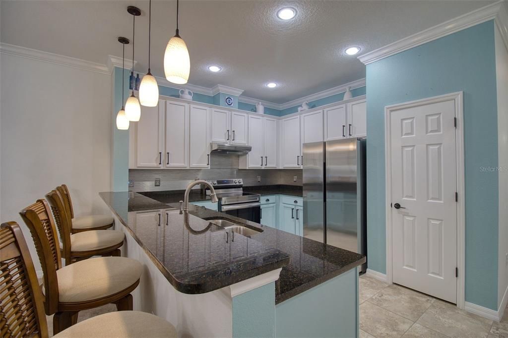 На продажу: $354,900 (3 спален, 2 ванн, 1745 Квадратных фут)