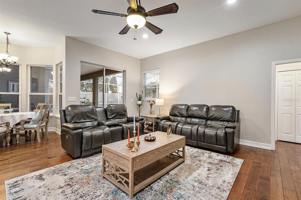 For Sale: $725,000 (4 beds, 3 baths, 2546 Square Feet)