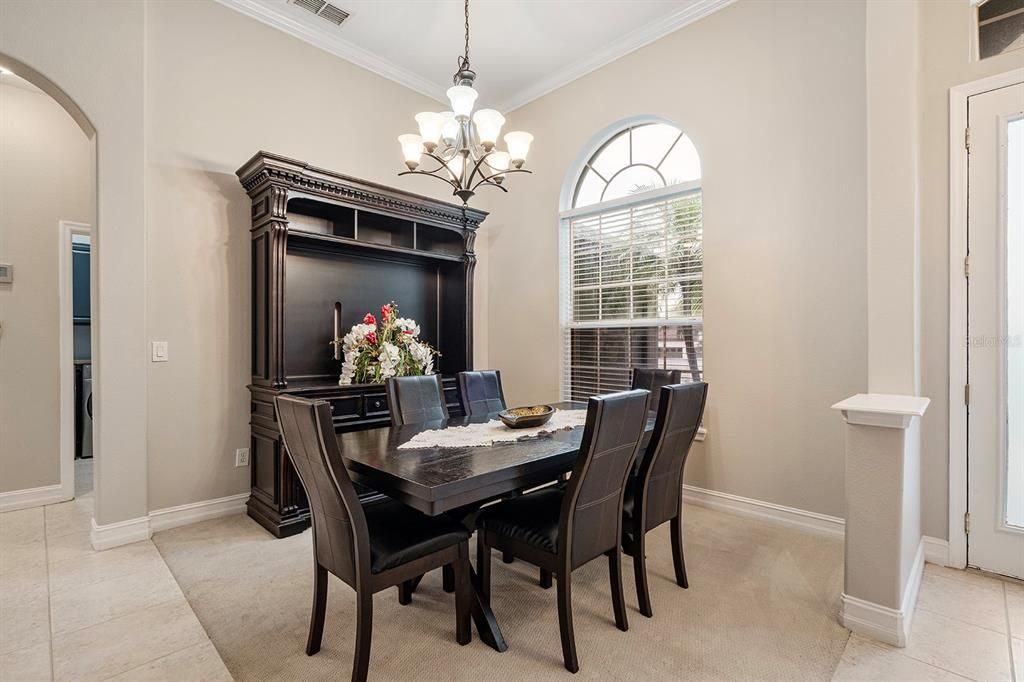 For Sale: $725,000 (4 beds, 3 baths, 2546 Square Feet)