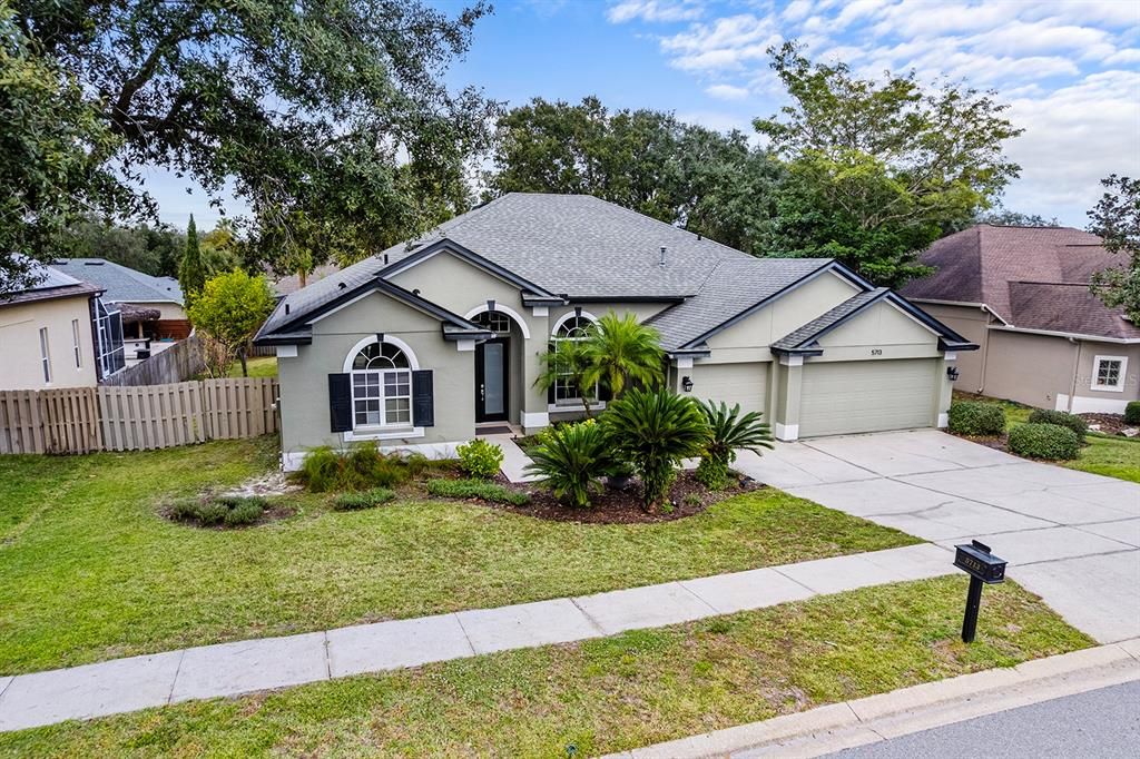 For Sale: $725,000 (4 beds, 3 baths, 2546 Square Feet)