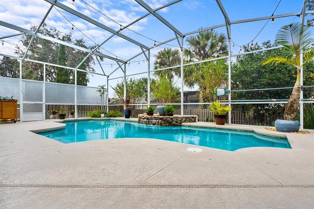 For Sale: $725,000 (4 beds, 3 baths, 2546 Square Feet)