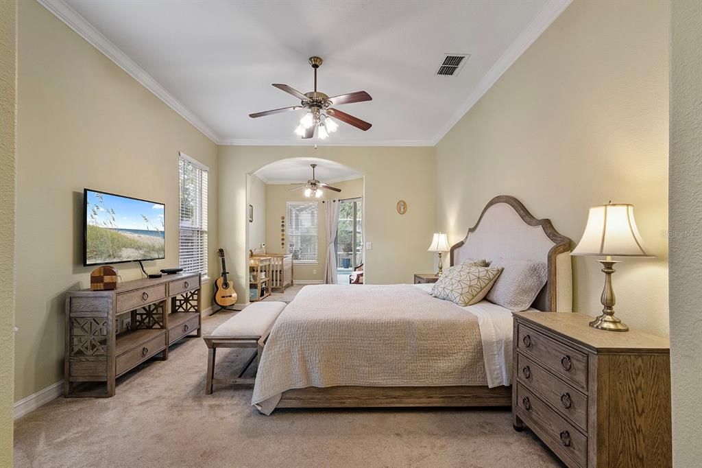 For Sale: $725,000 (4 beds, 3 baths, 2546 Square Feet)