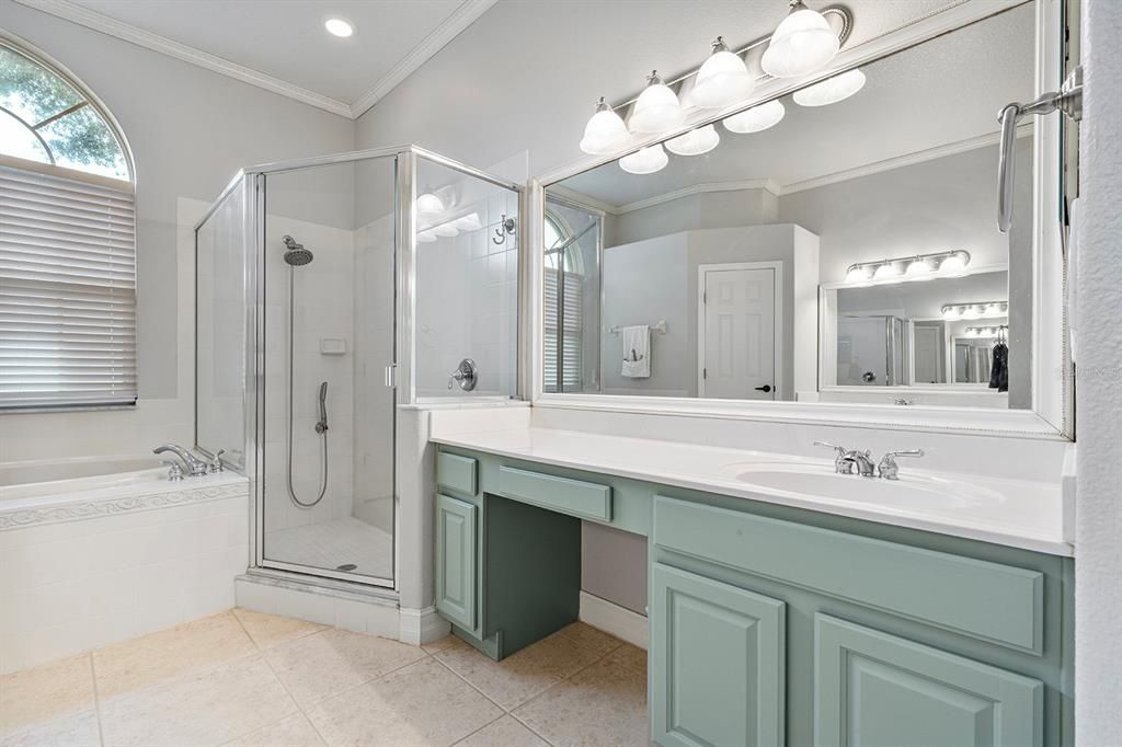 For Sale: $725,000 (4 beds, 3 baths, 2546 Square Feet)