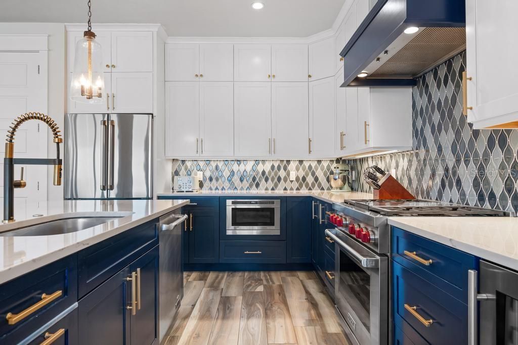 For Sale: $5,350,000 (4 beds, 4 baths, 2870 Square Feet)