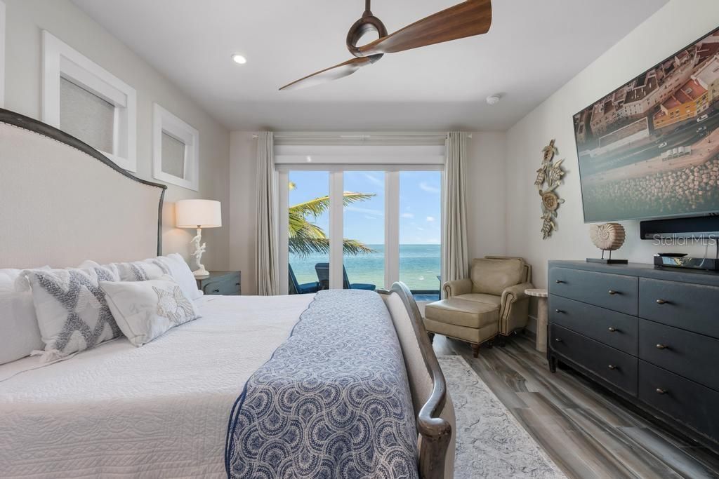 For Sale: $5,350,000 (4 beds, 4 baths, 2870 Square Feet)