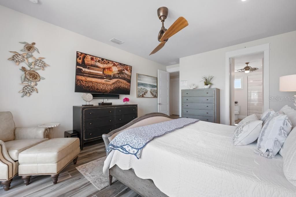 For Sale: $5,350,000 (4 beds, 4 baths, 2870 Square Feet)