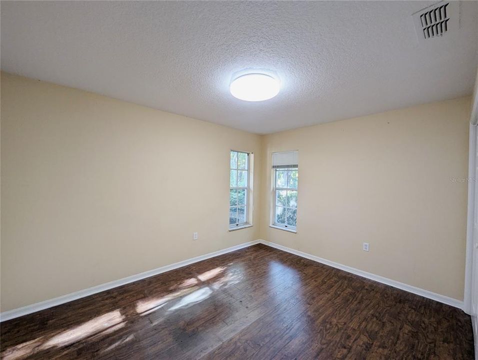 En Venta: $305,000 (3 camas, 2 baños, 2536 Pies cuadrados)