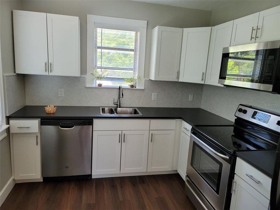 На продажу: $749,000 (12 спален, 0 ванн, 2477 Квадратных фут)