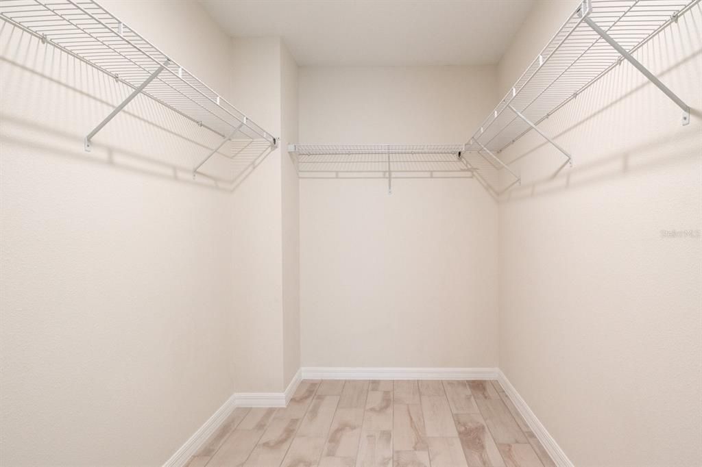 For Rent: $2,000 (3 beds, 2 baths, 1342 Square Feet)