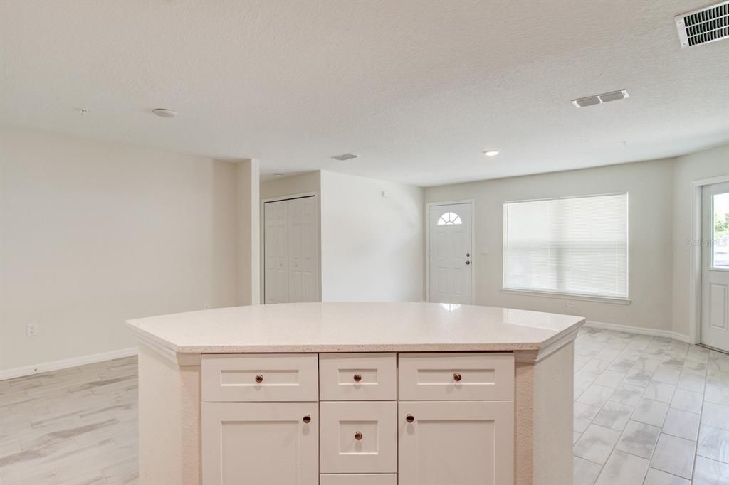 For Rent: $2,000 (3 beds, 2 baths, 1342 Square Feet)