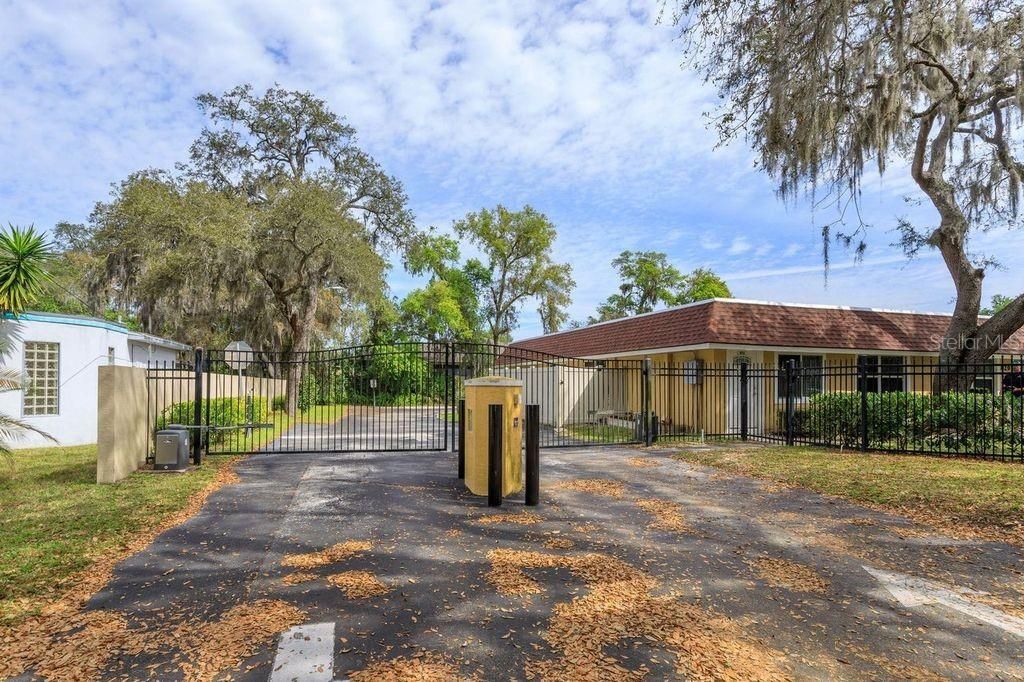 For Rent: $2,000 (3 beds, 2 baths, 1342 Square Feet)