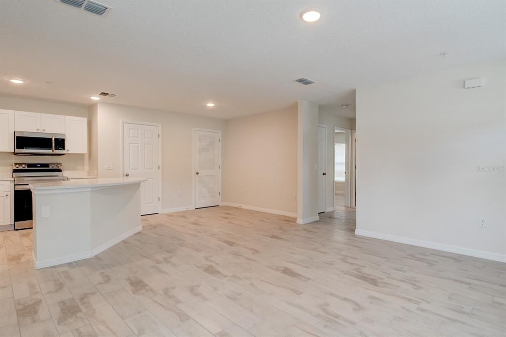 For Rent: $2,000 (3 beds, 2 baths, 1342 Square Feet)